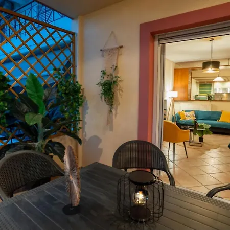 Eleni's Boutique Apartment *